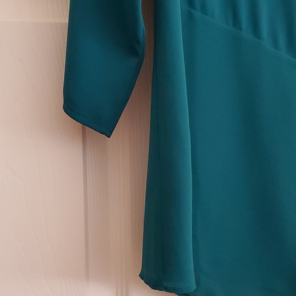 Chico's Teal Asymmetrical Top NWOT! - Picture 4 of 10